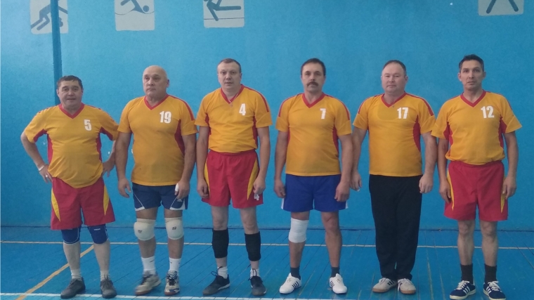 На открытом чемпионате Канашского района по волейболу среди игроков старше 40 лет