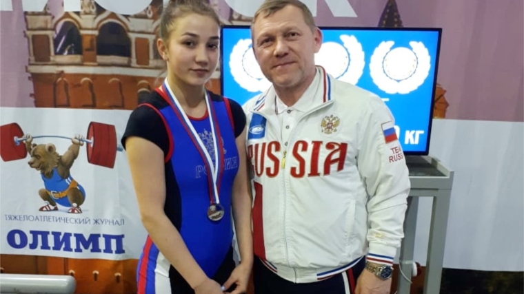 Полина Андреева - серебряная медалистка первенства России по тяжелой атлетике среди юниорок 2019 года