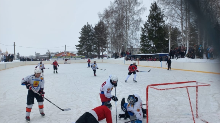 В селе Лащ-Таяба прошел открытый турнир по хоккею на призы ветеранов Яльчикского муниципального округа