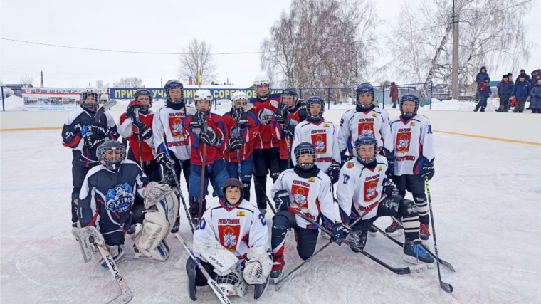В деревне Яманчурино состоялся спортивный турнир по хоккею памяти участника боевых действий на Северном Кавказе Александра Муллина