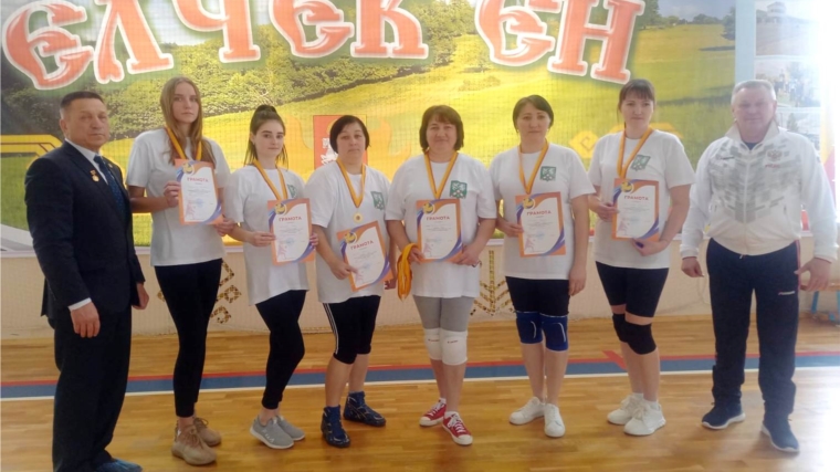 Большеяльчикские волейболистки - чемпионки Яльчикского муниципального округа по волейболу среди женских команд