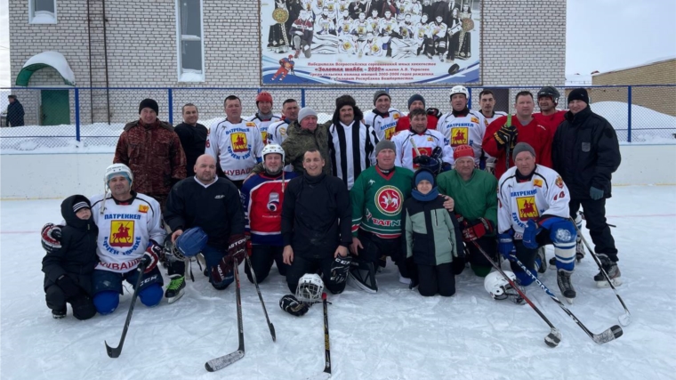 В селе Байдеряково прошёл турнир по хоккею с шайбой памяти Н.Ф. Рыбкина