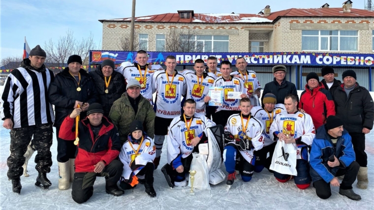 Хоккейная команда "Байдеряково" - чемпионка Яльчикского муниципального округа по хоккею с шайбой